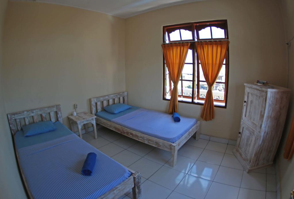 Hotel Surfers House Kuta Lombok Habitación foto